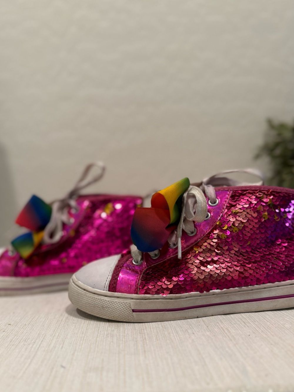 5/$25 - JOJO SIWA Kids Sequin High-Top Sneakers in Fuchsia Pink/Gold - 2 - Picture 3 of 7